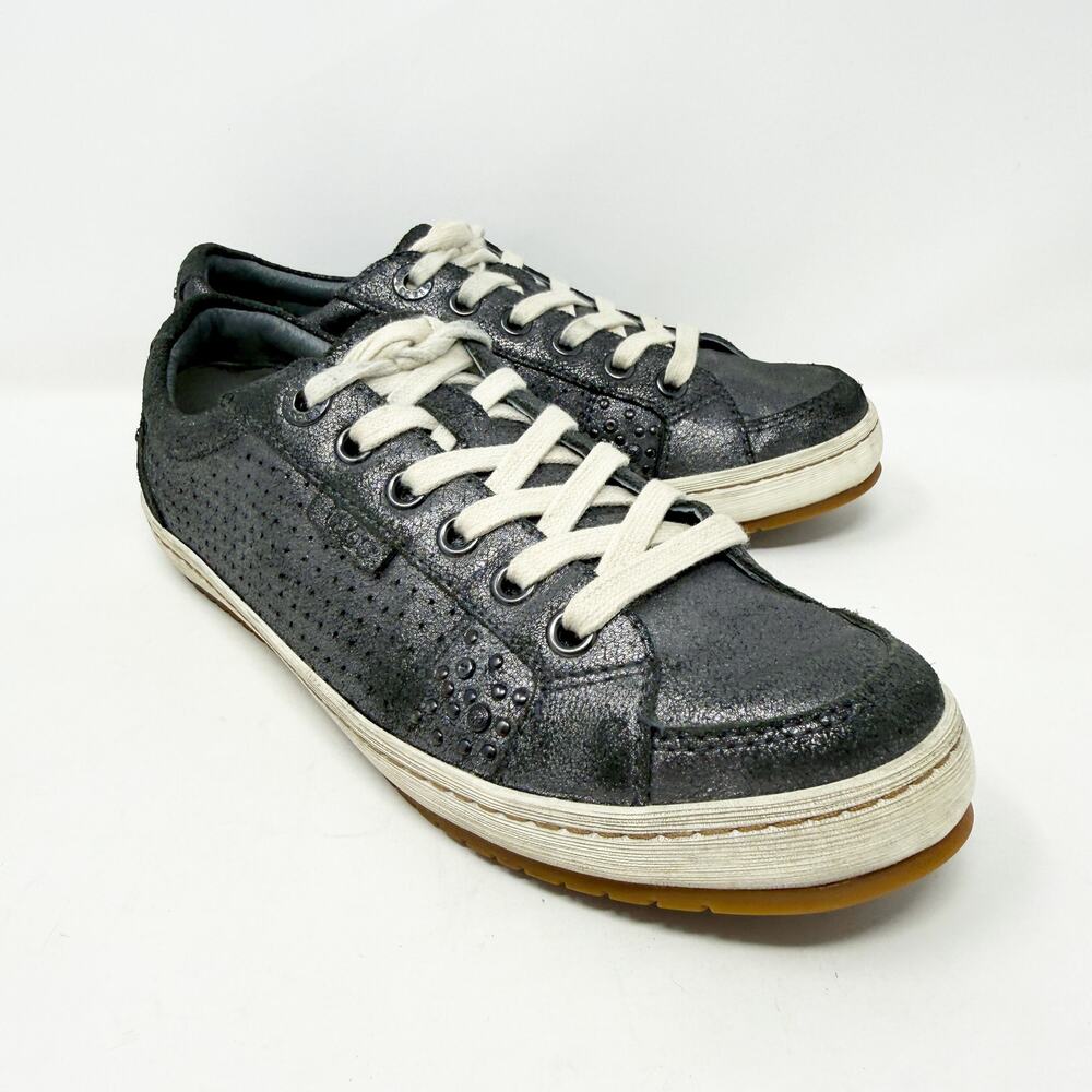 Taos Metallic Silver Leather Casual Sneakers Women's EU Sz 38/US 7 EUC Studded